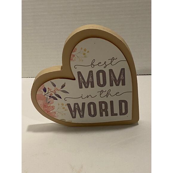 Best Mom in the World Heart Shaped Wood Sign Floral Mothers Day Gift for Mom - Picture 3 of 4